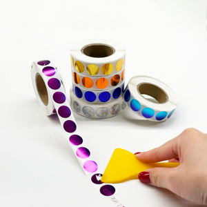 Rouleau d'<span class=keywords><strong>autocollant</strong></span> à gratter personnalisé TOP autocollants adhésifs holographiques ronds étiquettes hologrammes argentées pour la fabrication de cartes de récompense surprise - Product Image 3
