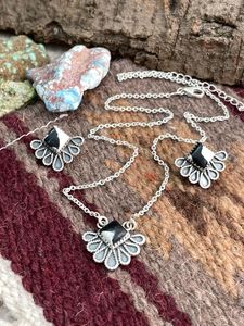 Conjunto de Collar y Aretes de Plata de Ley Hechos a Mano con Bisonte Blanco, Cadena Ajustable, Engaste de Bisel, Joyería - Product Image 2