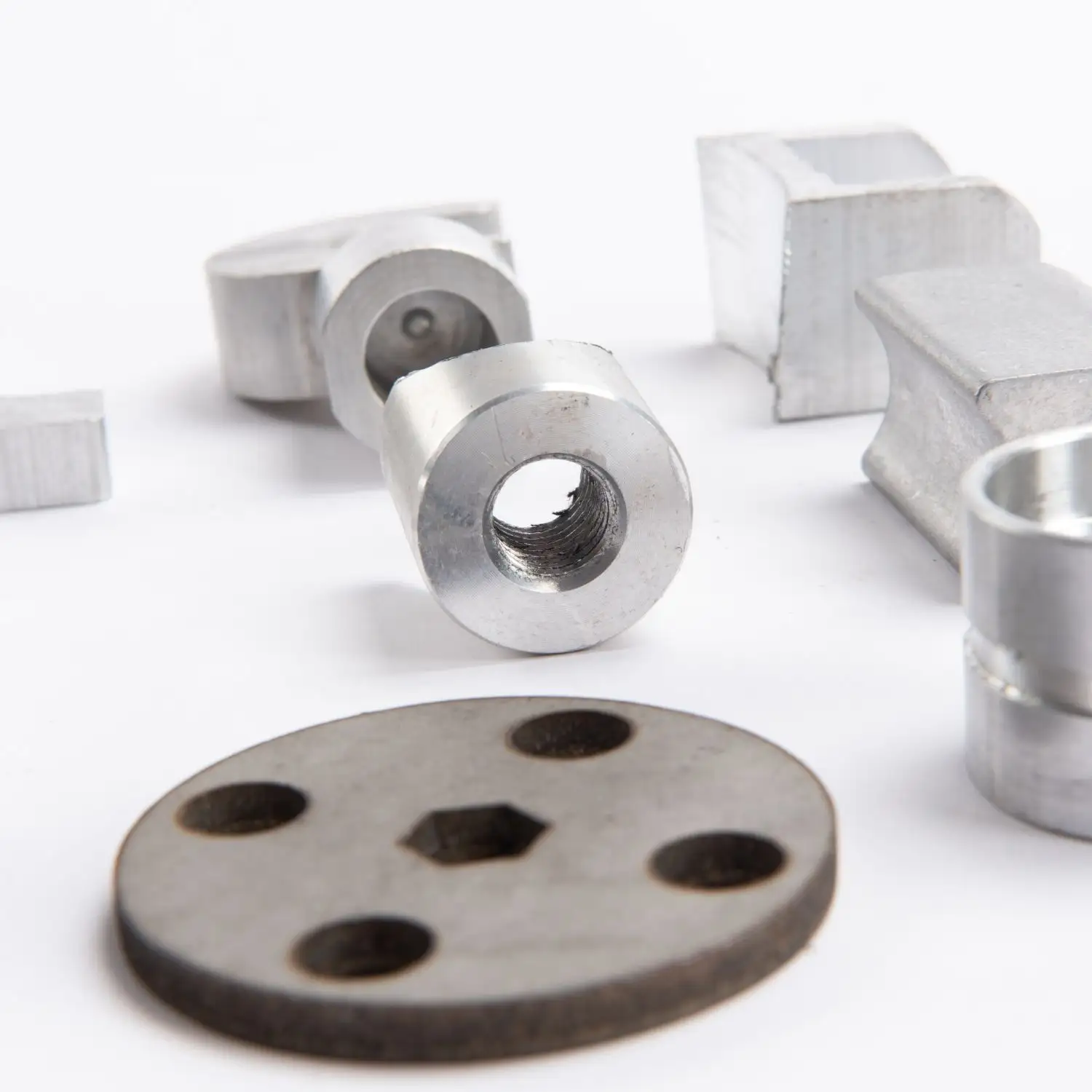 Özel paslanmaz çelik yatırım hassas döküm ve işleme metal hassas parçalar