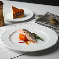Assiettes de présentation en céramique blanche avec bord perlé, assiettes rondes en porcelaine pour la décoration de table de mariage ou de fête