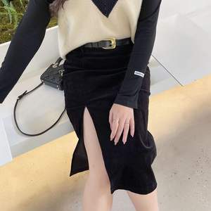 Jupe midi en velours côtelé taille haute pour femmes grandes tailles, couleur noire unie avec ceinture, tissu en coton N8207 - Product Image 3