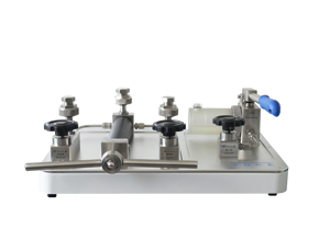 HS710 Stainless Steel Hydraulic Pressure Testing Pump <strong>Calibration</strong> <strong>Comparator</strong> for Lab Compression Testing 700bar High Accuracy - Product Image 4