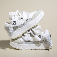 Nouvelles chaussures blanches tendance et respirantes pour femmes, chaussures de sport décontractées, chaussures à semelle épaisse et surélevée pour femmes