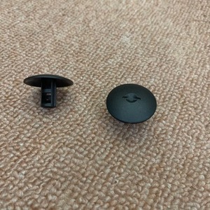 Clips de tapis Mercedes Benz Smart 453 4539980277 Fixations de tapis de sol intérieur rondes en plastique - Product Image 2