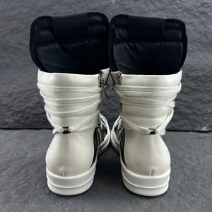 Botas impermeables de alta calidad, de diseño lujoso y hechas a medida, para hombres y mujeres, para actividades deportivas y senderismo al aire libre. - Product Image 4