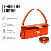 Sac à bandoulière SHINE ERA 3467 en cuir verni véritable brillant orange vif, avec couvercle en métal doré sculpté, pour femme
