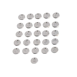Discos Grabados con Letras Mayúsculas de 10 mm |   Colgantes Redondos de Acero Inoxidable con Letras del Alfabeto para Hacer Joyería, Collares y Pulseras - Product Image 5