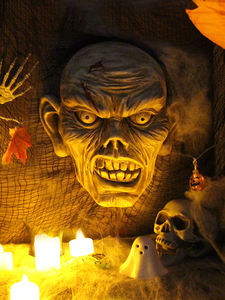 Cara de zombi flotante de resina, decoraciones de Halloween, estatua de cabeza de zombi falsa de resina para jardín, césped, estanque, cementerio, adornos para exteriores - Product Image 2