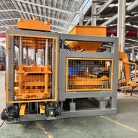Machine à fabriquer des briques en béton automatique QT12-15 Super Power pour blocs de différentes tailles en Afrique du Sud