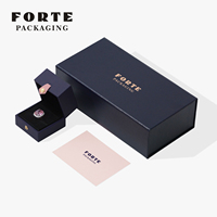 Boîte à bijoux en cuir PU magnétique à logo personnalisé FORTE Luxury, avec couleur et taille personnalisées pour le rangement des colliers et des pendentifs