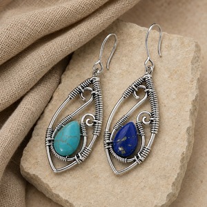 boucles d'oreilles en lapis-lazuli, boucles d'oreilles vintage en turquoise, accessoires de bijouterie au design enroulé de fil d'argent - Product Image 1