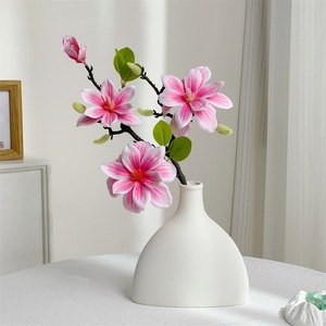 Flor Artificial de Magnolia Muyu Chronicles, Rama Individual Rosa de PVC, Decoración para el Hogar, Sala de Estar y Mesa - Product Image 2