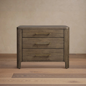 Mesita de Noche Artesanal Americana de Roble Vintage, Mesa Auxiliar Hecha a Mano con 3 Cajones, Conjunto de Madera Envejecida de Lujo con Unión de Cola de Golondrina - Product Image 2
