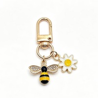 Porte-clés Abeille Marguerite en Strass avec Carte de Remerciement - Bee-ing Awesome |   Breloque de sac en émail délicat en forme d'abeille, cadeau d'appréciation charmant