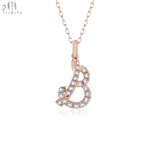 Collana pendente da donna in oro rosa rosa 18K con lettere B in stile naturale di alta moda