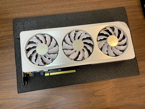 Tarjeta Gráfica Usada Dual GeForce RTX 4060 Ti White OC Edition de 8GB GDDR6 con Soporte de Memoria de 8GB GDDR6 de 128 bits y OverClock - Product Image 2