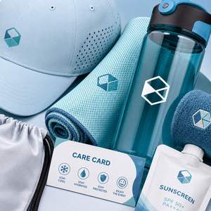 Kit de Refroidissement Personnalisé pour Événements Extérieurs OEM ODM – Pack Sportif avec Serviette, Casquette et Bouteille - Product Image 3