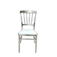 Chaises Chiavari Napoléon en métal argenté en gros à vendre – Mobilier pour banquets et événements
