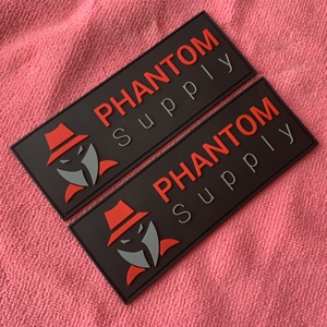 Étiquette en caoutchouc de silicone cousue, logo en relief 3D, emblème en caoutchouc pour sacs - Product Image 4