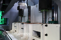 Cintreuse de panneaux en tôle CNC PBE-80t 100t 150t 200t 2000mm 2500mm pour la fabrication d'armoires en acier, de panneaux d'ascenseur et de portes