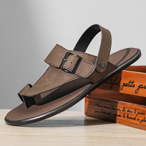 Sandalias de moda para hombre, zapatillas de piel sintética mate, zapatos sin cordones con hebilla ajustable, suela plana y suave, uso diario al aire libre - Product Image 1