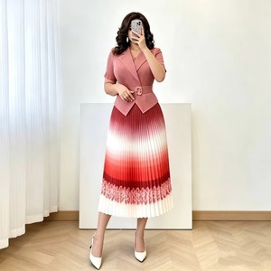 Nouvelle Robe d'été plissée dégradée à col revers et manches courtes, <span class=keywords><strong>coupe</strong></span> ample, élégante et raffinée pour <span class=keywords><strong>femme</strong></span> - Product Image 2