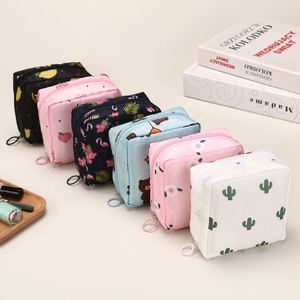 Sac de rangement pour serviettes hygiéniques mignon et amusant, sac de voyage pour filles, pochette à fermeture éclair pour rouge à lèvres et maquillage, petite trousse de toilette avec logo - Product Image 4