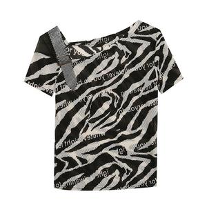 <span class=keywords><strong>Camiseta</strong></span> de manga corta de seda helada con estampado de <span class=keywords><strong>cebra</strong></span> para <span class=keywords><strong>mujer</strong></span>, nuevo diseño de verano, top adelgazante con hombros descubiertos - Product Image 5
