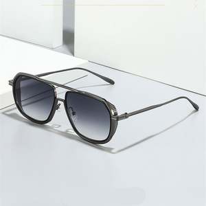 Gafas de Sol de Piloto Estilo Punk Vintage 2025 con Logotipo Personalizado, Protección UV400, Lentes Degradadas, Puente Doble Metálico, Forma Cuadrada para Mujer - Product Image 5