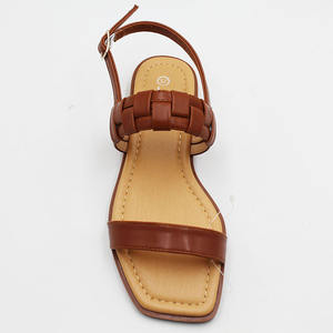 Сандалии женские летние 2025 на плоской подошве с пряжкой и открытым носком - Product Image 3