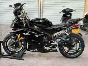 ยามาฮ่า R6 600 ซีซี รถสปอร์ตไบค์ รถจักรยานยนต์เบนซิน 600 ซีซี เครื่องยนต์ระบายความร้อนด้วยน้ำ ประสิทธิภาพสูง ความเร็วสูงสุด 180 กม./ชม. - Product Image 3