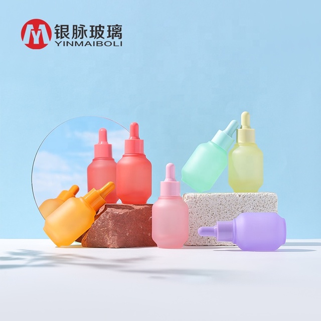 Customize Refillable Cosmetic Packaging Supplier 30Ml Round Color Serum White Glass Dropper Bottle for Face Serum