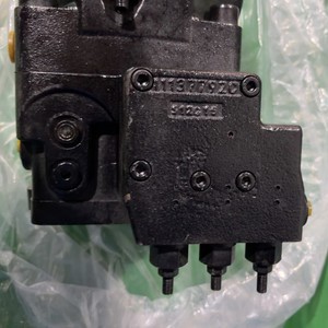 ปั๊มไฮดรอลิกแบบลูกสูบ รุ่น D1P065RATPSNTU4N4B104035025NNFSFSNNNNNN 11305130 สำหรับเครื่องจักรก่อสร้าง - Product Image 5