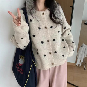 Quantidade Mínima de Pedido Baixa. Novo Design 2025: Cardigã Feminino Longo Verde com Gola Lapela Estilo Coreano, Antirrugas e com Bolinhas para o Inverno - Product Image 5