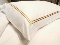 Ensemble de housse de couette brodée fournisseur de draps de lit d'hôtel