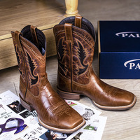 Vente en gros de bottes de cowboy mi-mollet pour hommes Xinzirain Bottes western Chukka à grain haut véritable personnalisées avec broderie ethnique rétro pour hommes