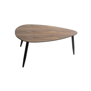 Table basse classique pour salon, conçue pour les espaces intérieurs confortables, surface durable, idéale pour servir des boissons et pour les rassemblements familiaux. - Product Image 1