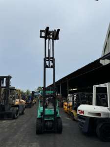 Carretilla elevadora diésel de segunda mano fabricada en Japón MITSUBISHI FD30 FD30NT de 3 toneladas a la venta - Product Image 3