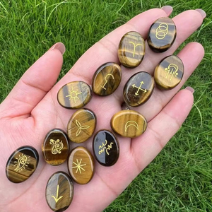 Naturale <span class=keywords><strong>occhio</strong></span> <span class=keywords><strong>di</strong></span> <span class=keywords><strong>tigre</strong></span> pietra streghe rune inciso simbolo zingaro Reiki cristalli curativi per Reiki meditazione divinazione doni - Product Image 1