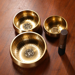 Campana Tibetana in Ottone Artigianale per Meditazione, Yoga, Terapia del Suono, Benessere Spirituale, Regalo, Rilassamento, Decorazione - Product Image 5