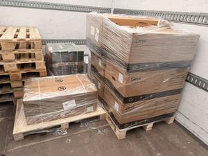 Batería de Bajo Voltaje Deye ESS SE-F12 LiFePO4 de 11.8Wh, Solución de Almacenamiento de Energía Doméstica para Sistemas Solares Híbridos, Stock de la UE - Product Image 4