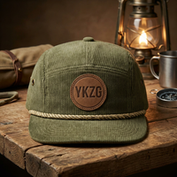 Topi Kasual Olahraga Musim Dingin Berbahan Corduroy dengan Logo Kulit Custom yang Laris Manis, Model Flat Brim Vintage 5 Panel untuk Pria