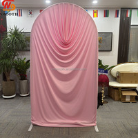 Nouvelle Tendance Décoration de Fête d'Anniversaire Rideau en Soie Lisse avec Arche Métallique pour Fond de Scène de Mariage Couleur et Taille Personnalisables