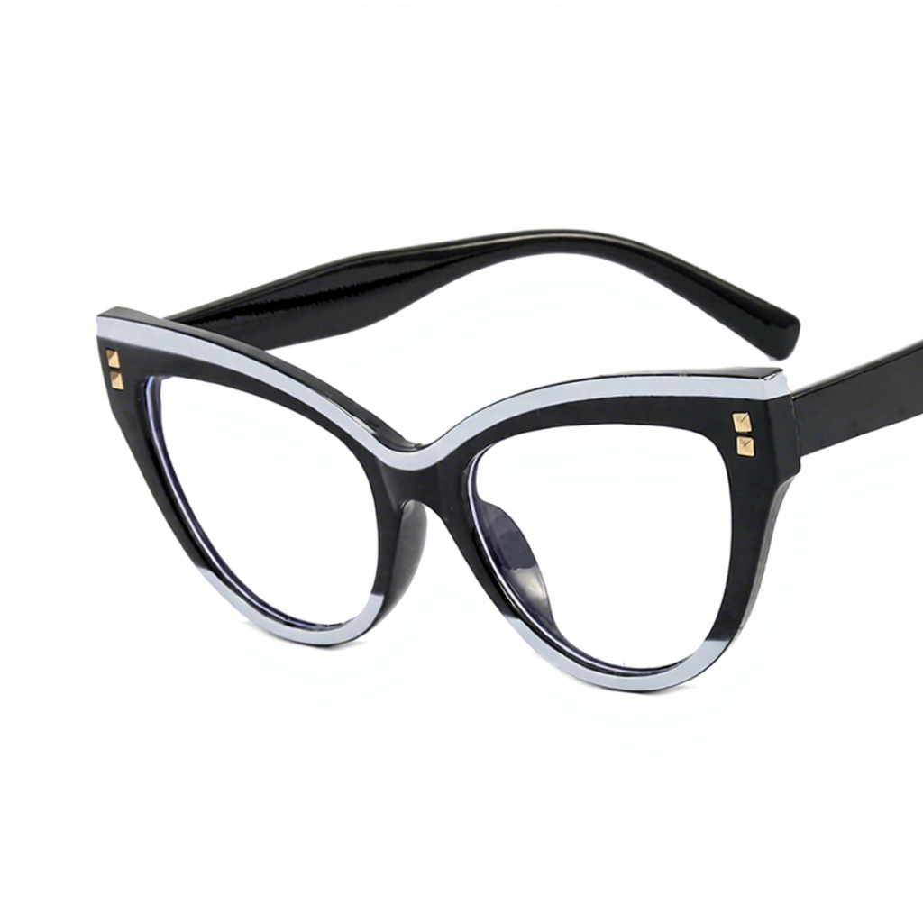 C1Pellicola bianca con cornice in bianco e nero