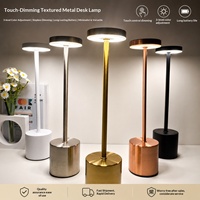 Lampe de table en forme de I, rechargeable, créative, en métal, lumière d'ambiance USB pour chambre à coucher, chevet et salon