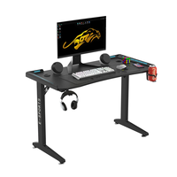 Bureau de jeu ergonomique en bois en forme de Z Wquantum avec porte-gobelet, crochet pour casque, surface en mélamine, assemblage requis, modèle Z10
