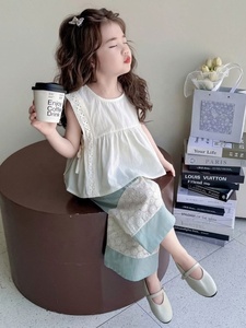 Set di vestiti casual estivi in due pezzi <span class=keywords><strong>per</strong></span> bambine, top senza maniche con occhielli e pantaloni a gamba larga - Product Image 3