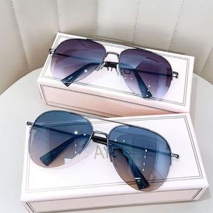 Super Cool <span class=keywords><strong>occhiali</strong></span> <span class=keywords><strong>da</strong></span> <span class=keywords><strong>sole</strong></span> con struttura in metallo gradiente <span class=keywords><strong>da</strong></span> uomo leggeri con protezione UV per la pesca e il campo pilota - Product Image 2