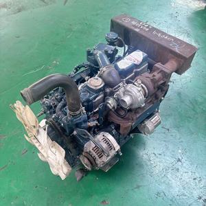 Ensemble moteur diesel Kubota V2403 d'occasion, 4 cylindres, turbocompressé, pour remplacement et réparation - Product Image 3