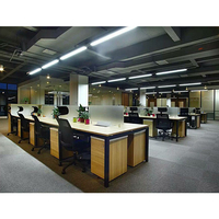 Système de bureau robuste 4-6 places avec gestion intégrée des câbles, table de personnel à structure en acier pour centre d'appels